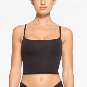 SKIMS Fits everyone cami